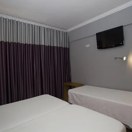 Capital Hotel *