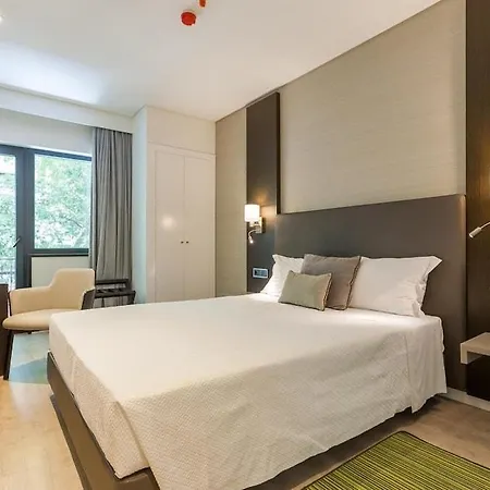 Capital Hotel *